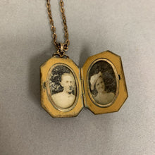 Load image into Gallery viewer, Vintage Hayward Gold Filled Rectangular Photo Locket on 14&quot; Toggle Chain
