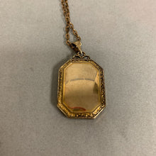 Load image into Gallery viewer, Vintage Hayward Gold Filled Rectangular Photo Locket on 14&quot; Toggle Chain
