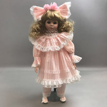 Load image into Gallery viewer, Seymour Mann Connoisser Collection Doll (20&quot;)
