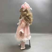 Load image into Gallery viewer, Seymour Mann Connoisser Collection Doll (20&quot;)
