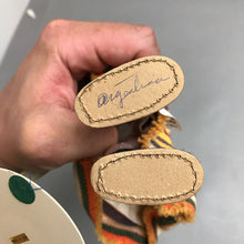 Load image into Gallery viewer, Argentine Woman w/ Child Doll (10.5&quot;)
