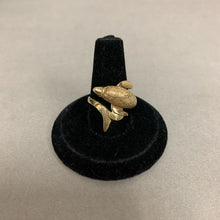 Load image into Gallery viewer, 14K Gold Wrap Around Dolphin Ring sz 7 (4.9g)
