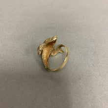 Load image into Gallery viewer, 14K Gold Wrap Around Dolphin Ring sz 7 (4.9g)
