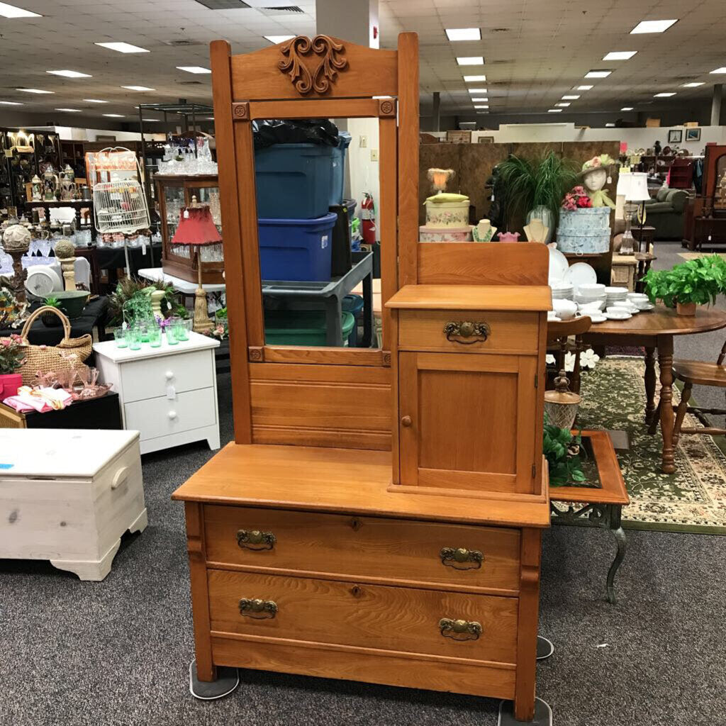 Ash Gentleman's Dresser/Cabinet (72x41x18)