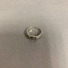 Load image into Gallery viewer, Sterling Belt Ring sz 5
