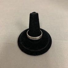 Load image into Gallery viewer, Sterling Ornate Band Ring sz 10
