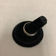 Load image into Gallery viewer, Sterling Ornate Band Ring sz 10
