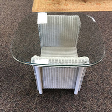 Load image into Gallery viewer, Lloyd Flanders White Wicker End Table Glass Top (21x24x24)
