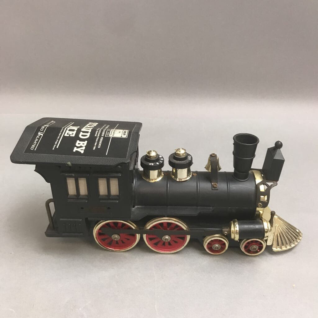 Vintage Model 338 Train Locomotive AM Radio