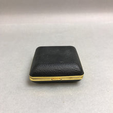 Load image into Gallery viewer, Vintage Bradley Wind Up Travel Alarm Clock (3in)
