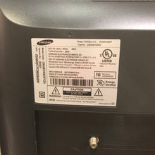 Load image into Gallery viewer, Samsung 32&quot; TV with Remote
