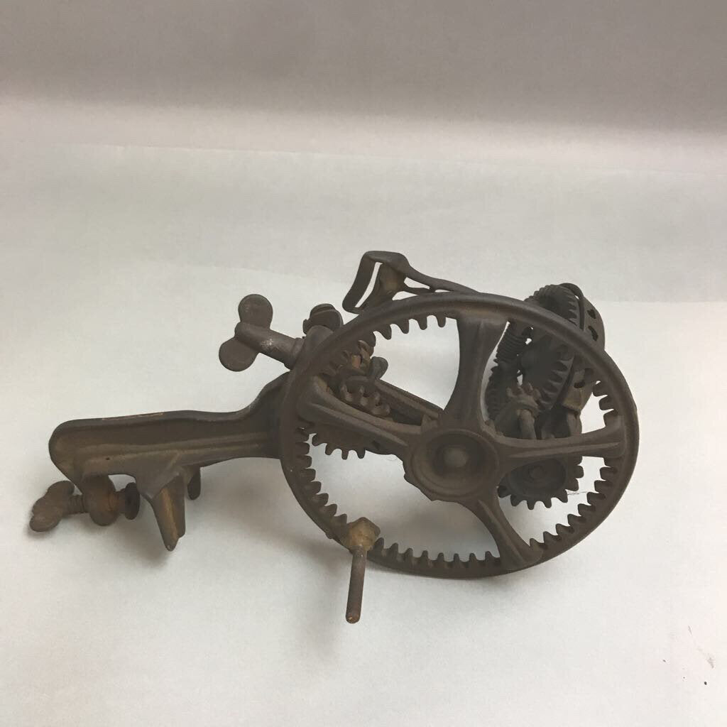 Antique Reading Hardware Company Cast Iron #78 Green Apple Peeler (12