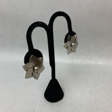 Load image into Gallery viewer, Vintage Silvertone Layered Link Choker Necklace Bracelet &amp; Clip Earrings Set
