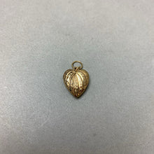 Load image into Gallery viewer, 14K Gold Textured Puffy Heart Vintage Charm (0.7g)
