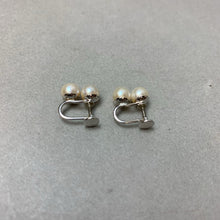 Load image into Gallery viewer, 14K White Gold Pearl Screw Back Earrings (2.7g)
