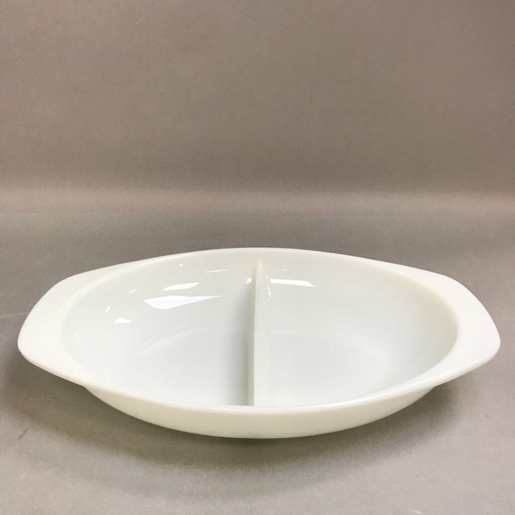 Milk Glass Divided Serving Bowl Pyrex (13inx9in)