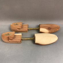 Load image into Gallery viewer, Brooks Brothers Shoe Horn
