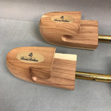 Load image into Gallery viewer, Brooks Brothers Shoe Horn
