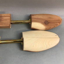 Load image into Gallery viewer, Brooks Brothers Shoe Horn
