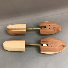 Load image into Gallery viewer, Brooks Brothers Shoe Horn

