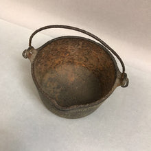 Load image into Gallery viewer, Griswold Cast Iron Deep Patty Bowl (2.5x4.25x4.25) (As-Is)
