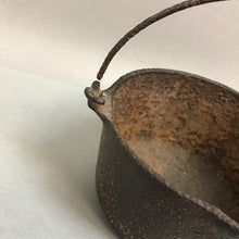 Load image into Gallery viewer, Griswold Cast Iron Deep Patty Bowl (2.5x4.25x4.25) (As-Is)
