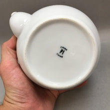 Load image into Gallery viewer, White Teapot (5x7x5.5)
