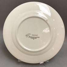 Load image into Gallery viewer, Homer Laughlin Hale-22 K Gold Filagree Dinner Plate (9.25&quot;)(2 Available)
