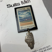 Load image into Gallery viewer, Vintage Suits Me Illinois Postage Art Brooch Pin (3&quot;)
