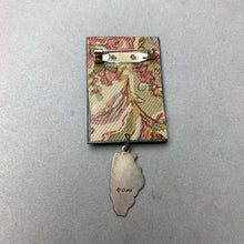 Load image into Gallery viewer, Vintage Suits Me Illinois Postage Art Brooch Pin (3&quot;)
