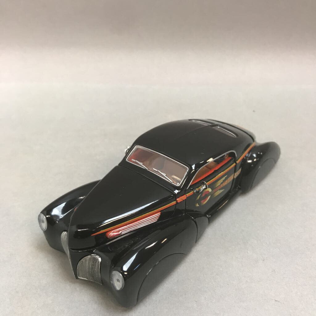 Harley-Davidson 1939 Lincoln Zephyr Custom Street Rod 1:43 Scale Die Cast (5.5in)
