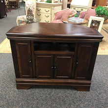Load image into Gallery viewer, Corner Cabinet / TV Cabinet (32x42x20)
