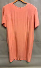 Load image into Gallery viewer, Orvis Salmon Linen Dress Size 18
