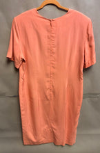 Load image into Gallery viewer, Orvis Salmon Linen Dress Size 18
