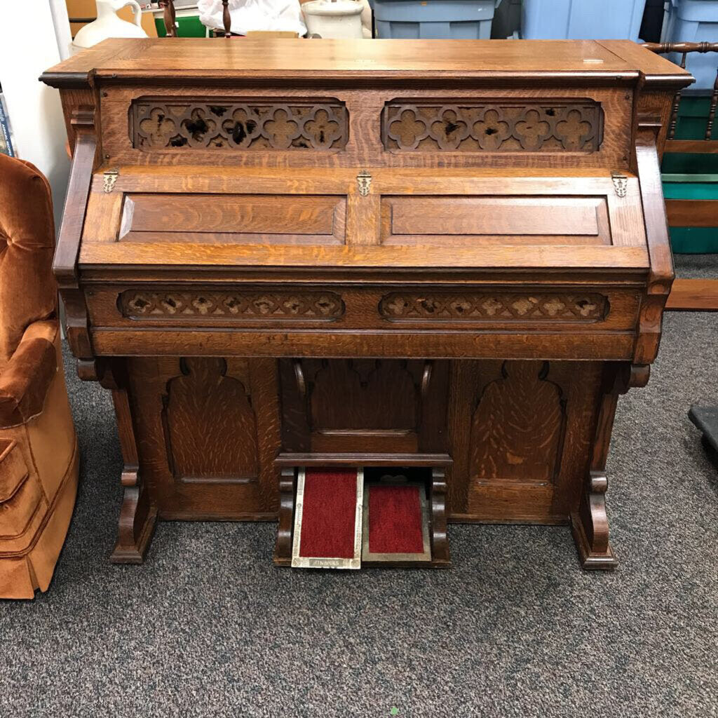 antique pedal organ Antique Pump Organ (47x55x30)