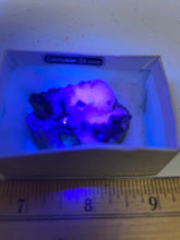 Load image into Gallery viewer, Calcite On Spherulite (2x2) UV REACT
