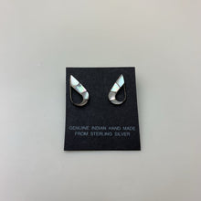 Load image into Gallery viewer, Vintage Native American Sterling Mother of Pearl Inlay 0.75&quot; Stud Earrings
