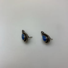 Load image into Gallery viewer, Vintage Native American Sterling Lapis Lazuli 0.75&quot; Stud Earrings
