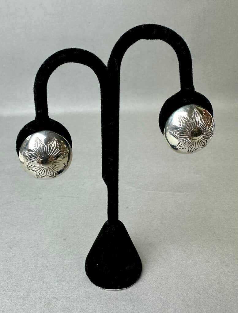 Vintage Native American Sterling Domed Concho Button 1