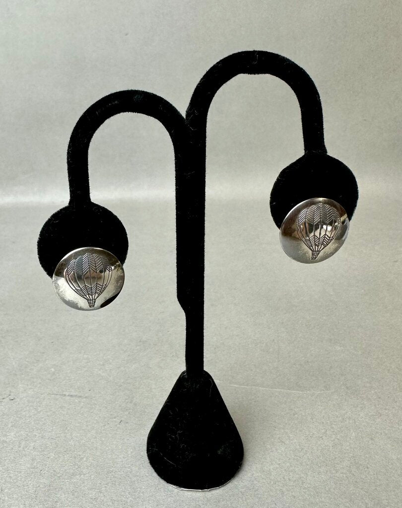 Vintage Native American Sterling Balloon Etching Domed 0.75