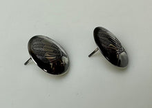 Load image into Gallery viewer, Vintage Native American Sterling Balloon Etching Domed 0.75&quot; Stud Earrings
