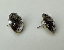 Load image into Gallery viewer, Vintage Native American Sterling Flower Concho Domed 0.5&quot; Stud Earrings
