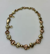 Load image into Gallery viewer, 10K Black Hills Gold Leaf Link 7.5" Bracelet (6.3g)
