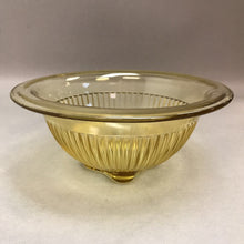Load image into Gallery viewer, Vintage Yellow Depression Glass Mixing Bowl Federal Glass Co. (8inx3.5in)
