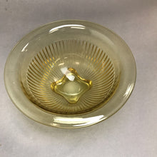Load image into Gallery viewer, Vintage Yellow Depression Glass Mixing Bowl Federal Glass Co. (8inx3.5in)

