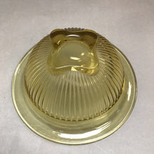 Load image into Gallery viewer, Vintage Yellow Depression Glass Mixing Bowl Federal Glass Co. (8inx3.5in)
