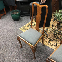 Load image into Gallery viewer, Chair (41x20x17)
