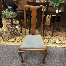 Load image into Gallery viewer, Chair (41x20x17)
