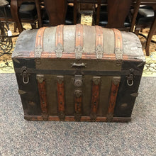 Load image into Gallery viewer, Camelback Antique Trunk (26x32x19)

