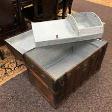 Load image into Gallery viewer, Camelback Antique Trunk (26x32x19)
